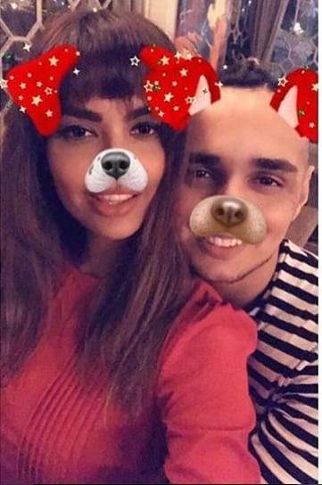 Esha Gupta share hangout picture With 18 year old Boy aly raza beig