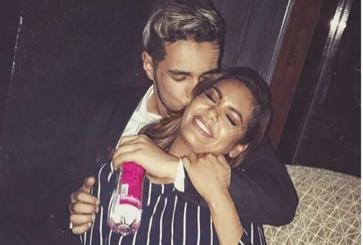 Esha Gupta share hangout picture With 18 year old Boy aly raza beig