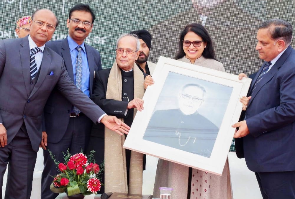 Pranab Mukherjee awarded the best schools, teachers in the country