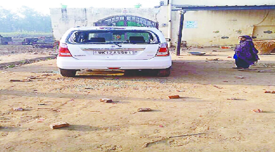 Conflict in two sides, eight injured including woman