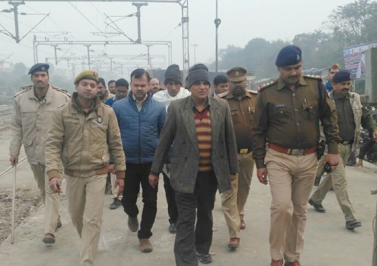 डीआरएम ने किया रेलवे स्टेशन, माल गोदाम का निरीक्षण