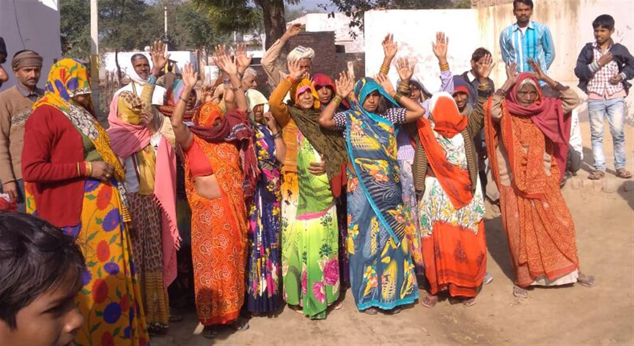 polio vendor Hostage by Villager for ploblem of Drinking water