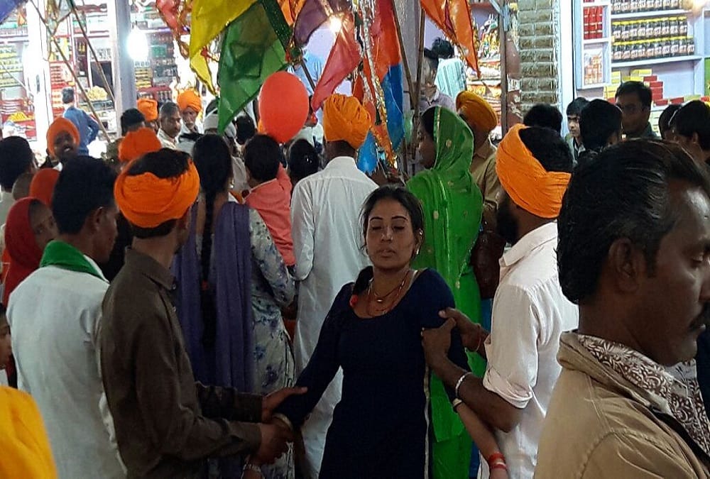 rajasthan jaisalmer people make a woman dance on dj and torture her due to superstition 