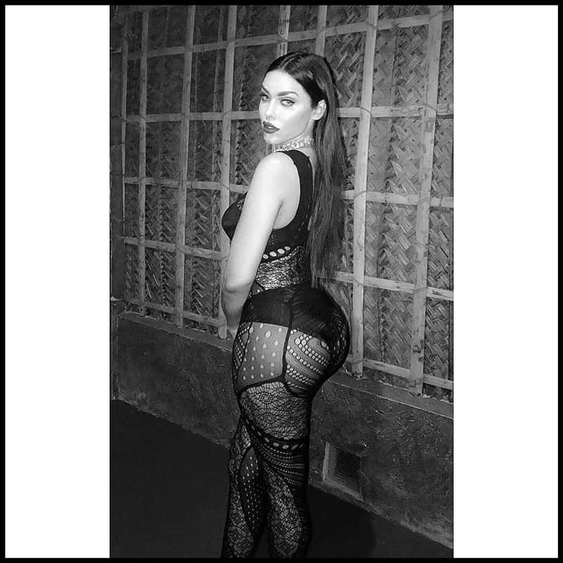 Gizele Thakral bold photoshoot going viral on social media
