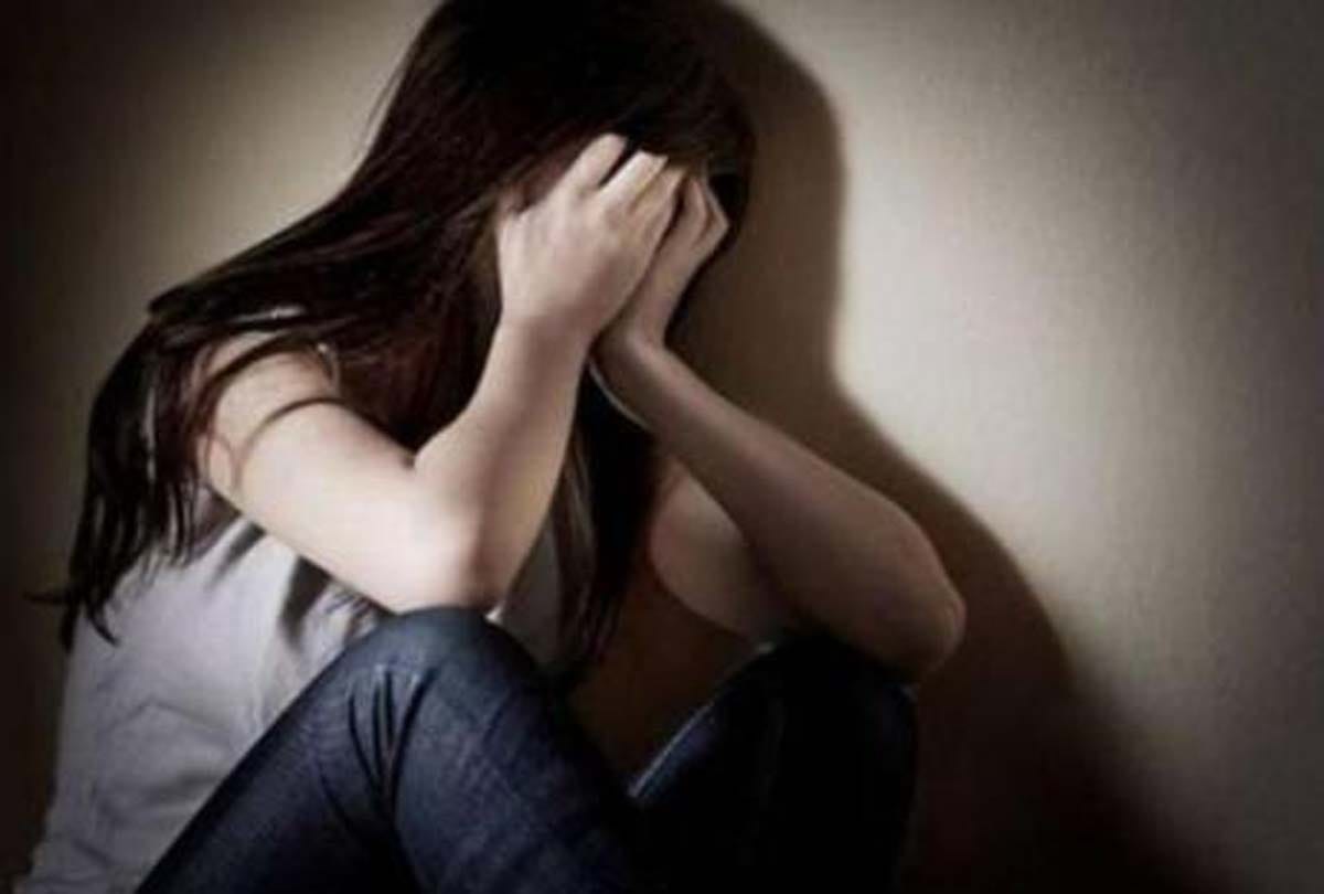 17 year old girl raped in Farrukhabad