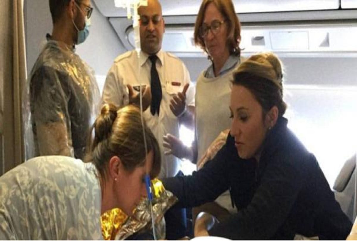 Indian-American Doctor delivered at an altitude of 35 thousand feet