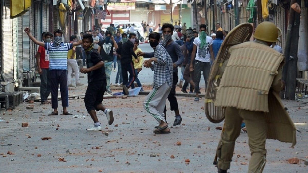Hurriyat leaders take money from Pakistan, they have relation with terrorist organization