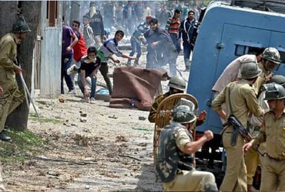 Hurriyat leaders take money from Pakistan, they have relation with terrorist organization