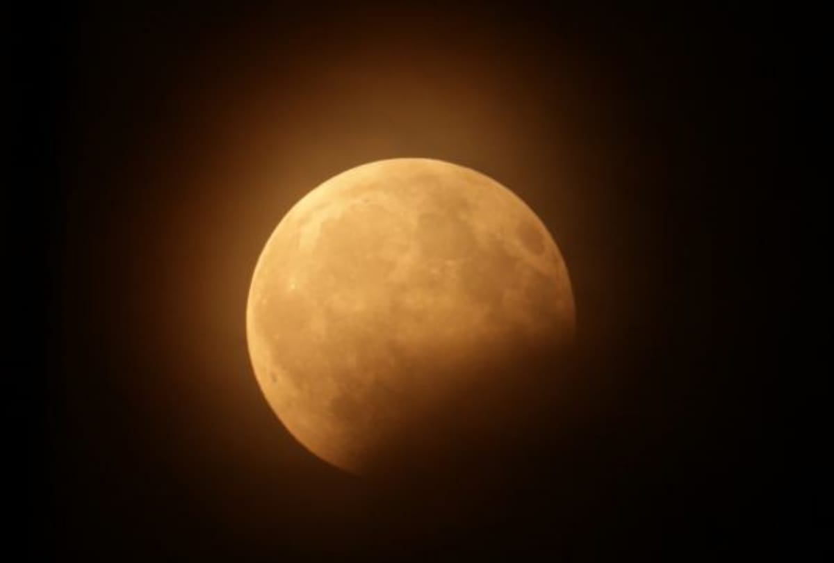 super moon, blue moon and lunar eclipse can be seen together today