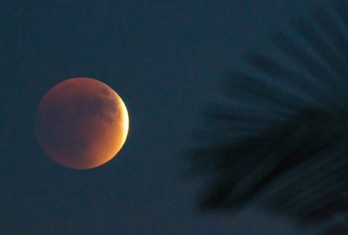 super moon, blue moon and lunar eclipse can be seen together today