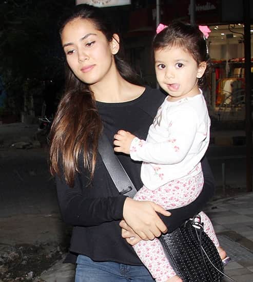 Shahid kapoor daughter Misha Kapoor Adorable Photo Just Made your day