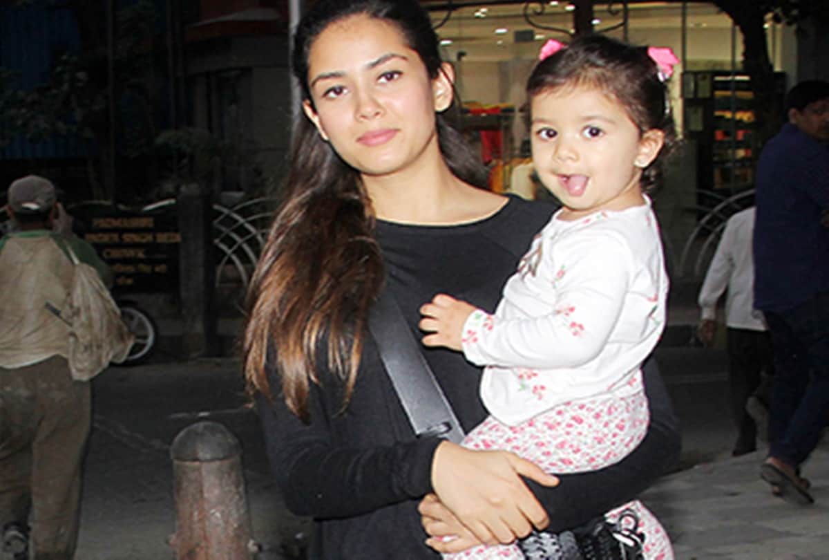 Shahid Kapoor And Mira Rajput Spotted Outside Clinic Are They Planning Second Baby 