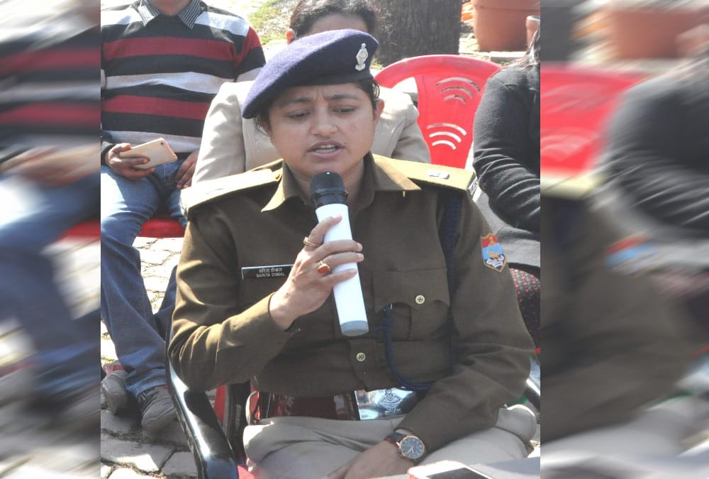 students visit rishikesh kotwali to know about cyber crime