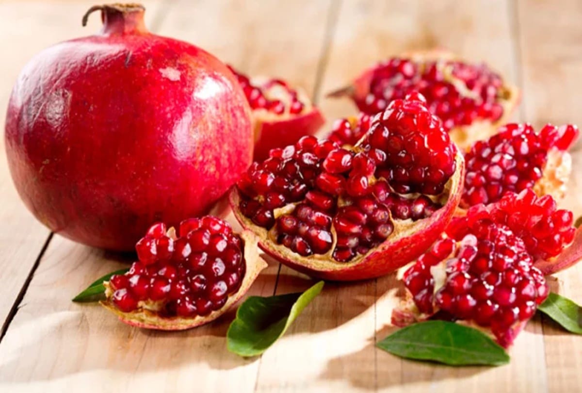this variety of pomegranate is saffron in nature