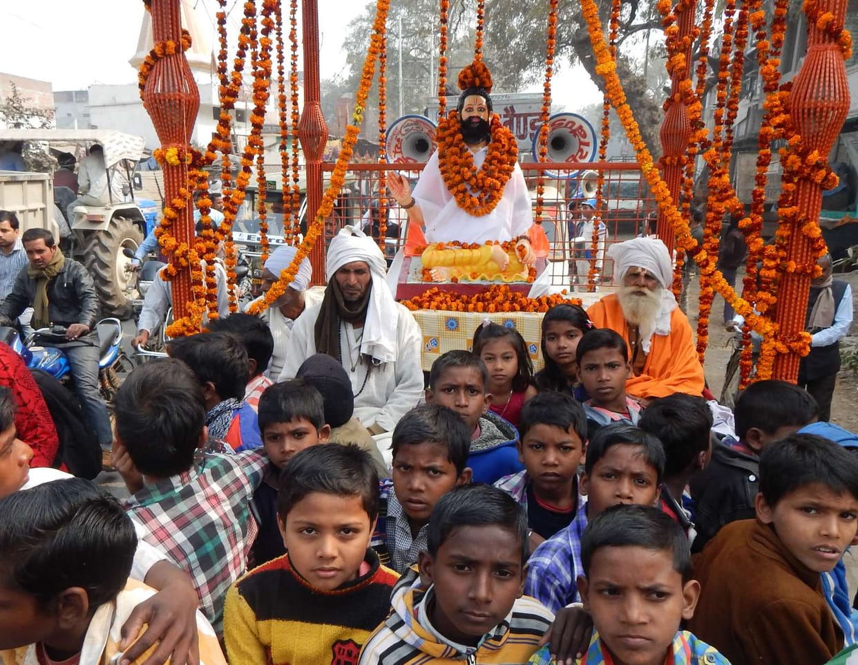 Somewhere in the procession, somewhere the master's tableau