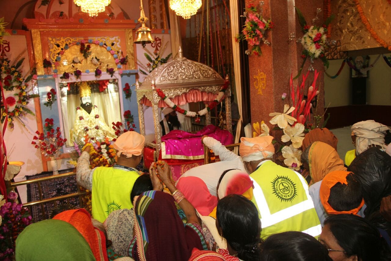cm yogi participate in ravidas jayanti celebration in varanasi