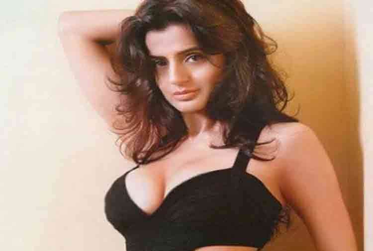 ameesha patel shared a bold photo of revealing clothes people write ugly comments