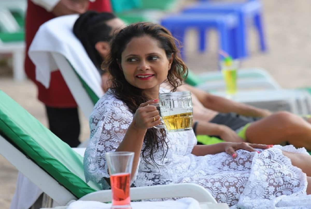 Sadia Siddiqui swimsuit photo shoot goes viral on internet 