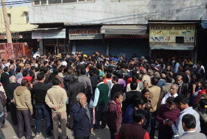 sealing : trade will be closed for 72 hours in delhi
