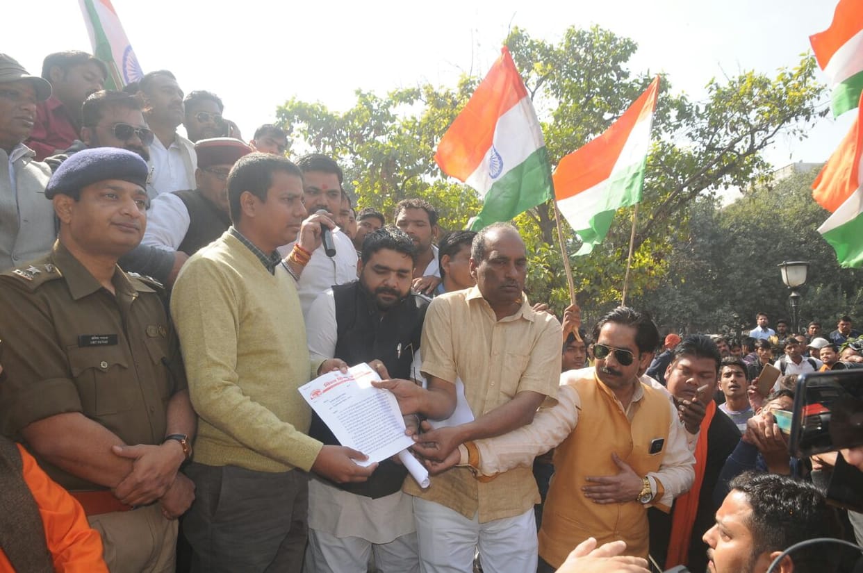 Agra VHP and bajrang dal activist taking out tiranga yatra