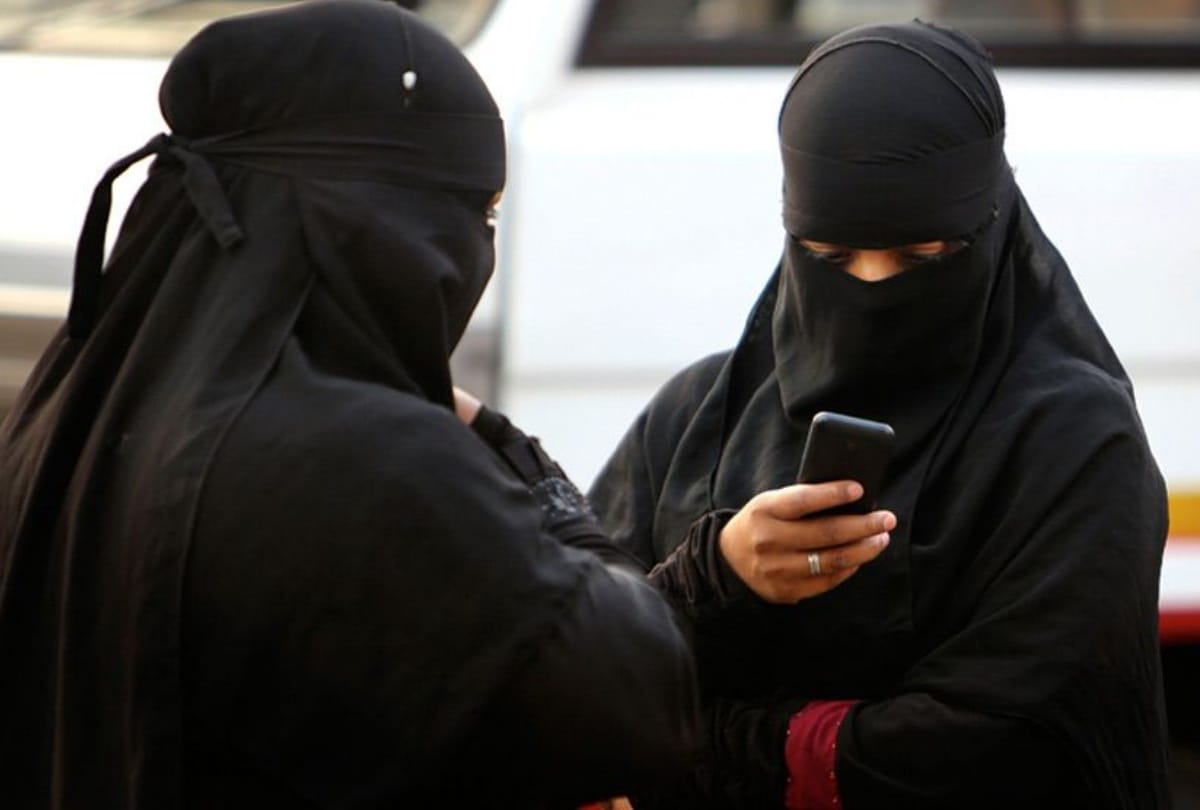 Air force men gives talaq over mobile to wife