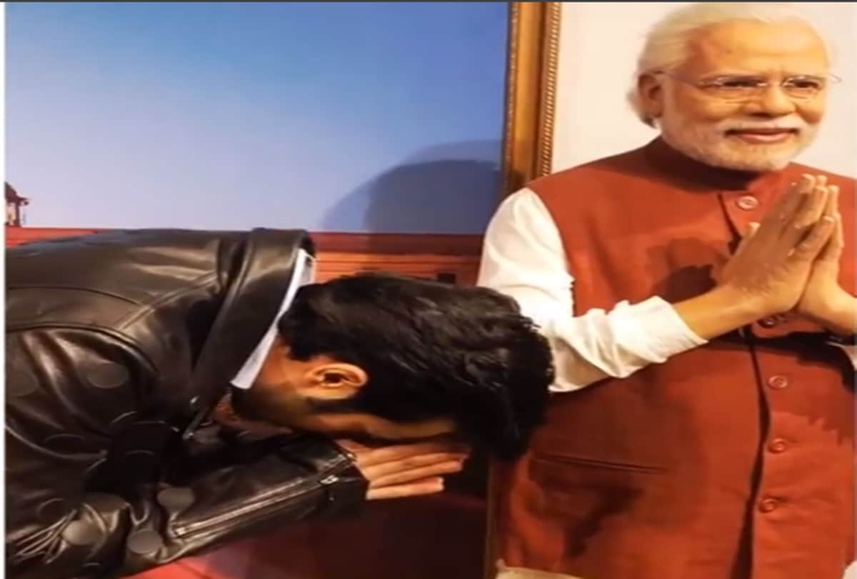 Varun Dhawan seeks Bapu and Narendra Modi blessings for Sui Dhaaga