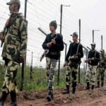 सीमा पर गश्त करते बीएसएफ के जवान (फाइल फोटो)