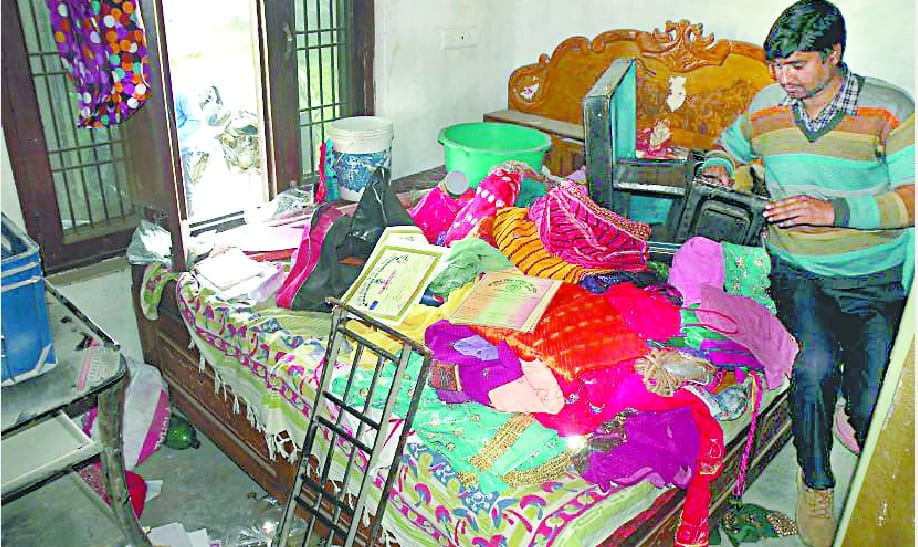 Theft in BSF Havildar's house