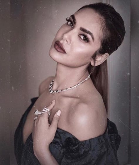 Esha Gupta trolled for posting bold pictures on Instagram