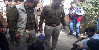 Youth murder in immoral relations, children are afraid of seeing dead body