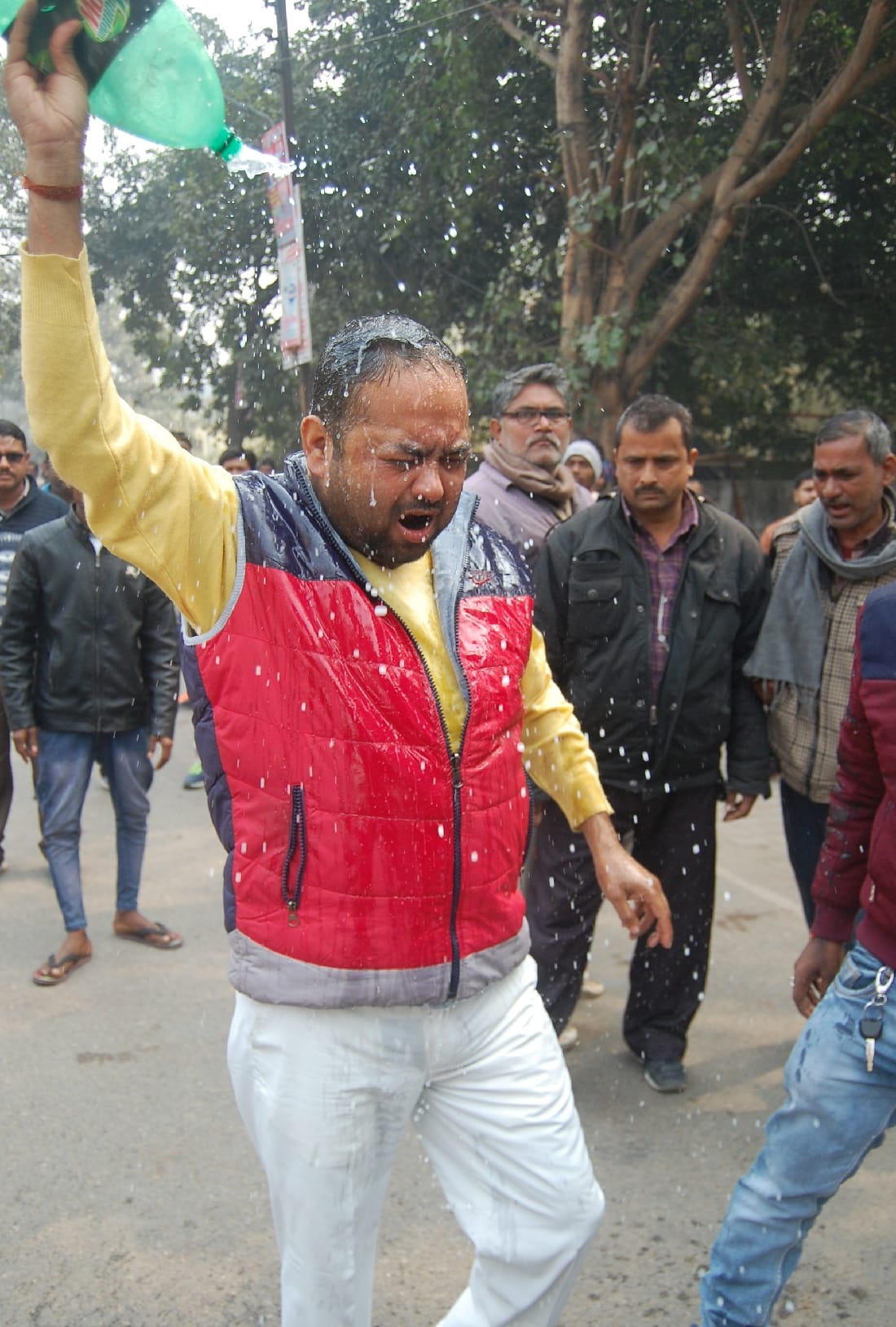 तीन नामजद और 20 अज्ञात के खिलाफ केस दर्ज