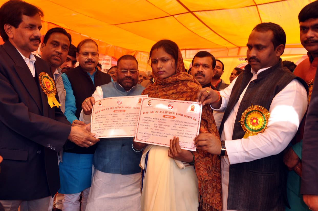 Government reaching the door of workers: Maurya