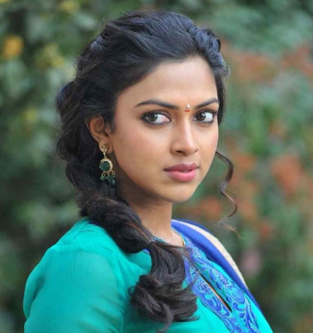 amala paul lodges complaint against a man for sexually harassing her 