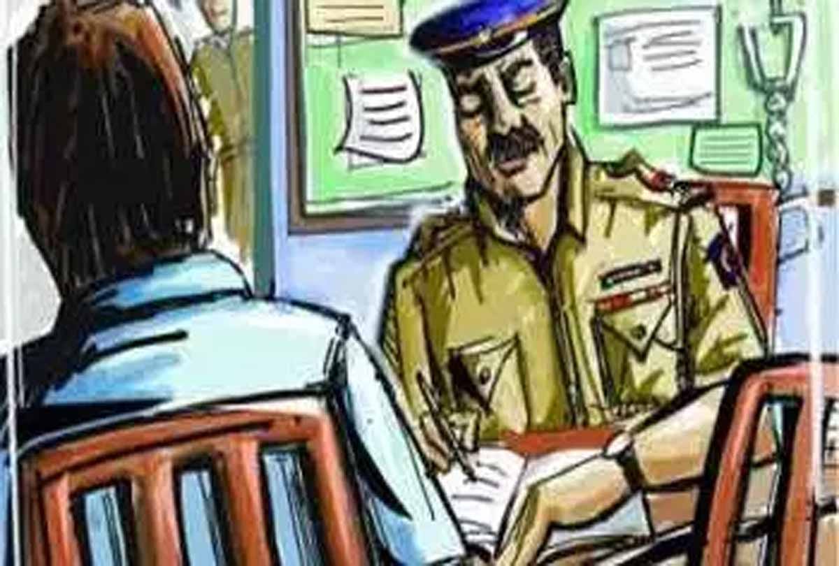husband reached police station because of wife