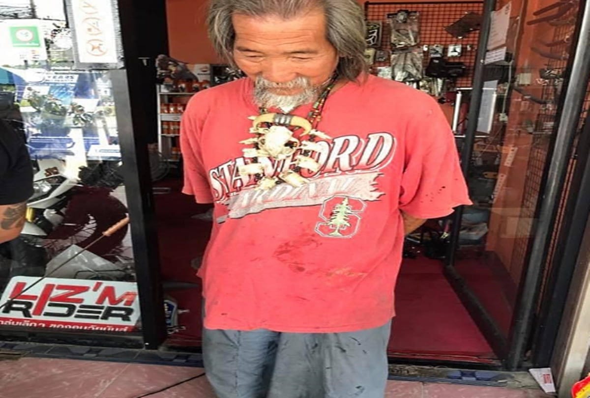 Thailand man running away from showroom just because of he looks like a beggar