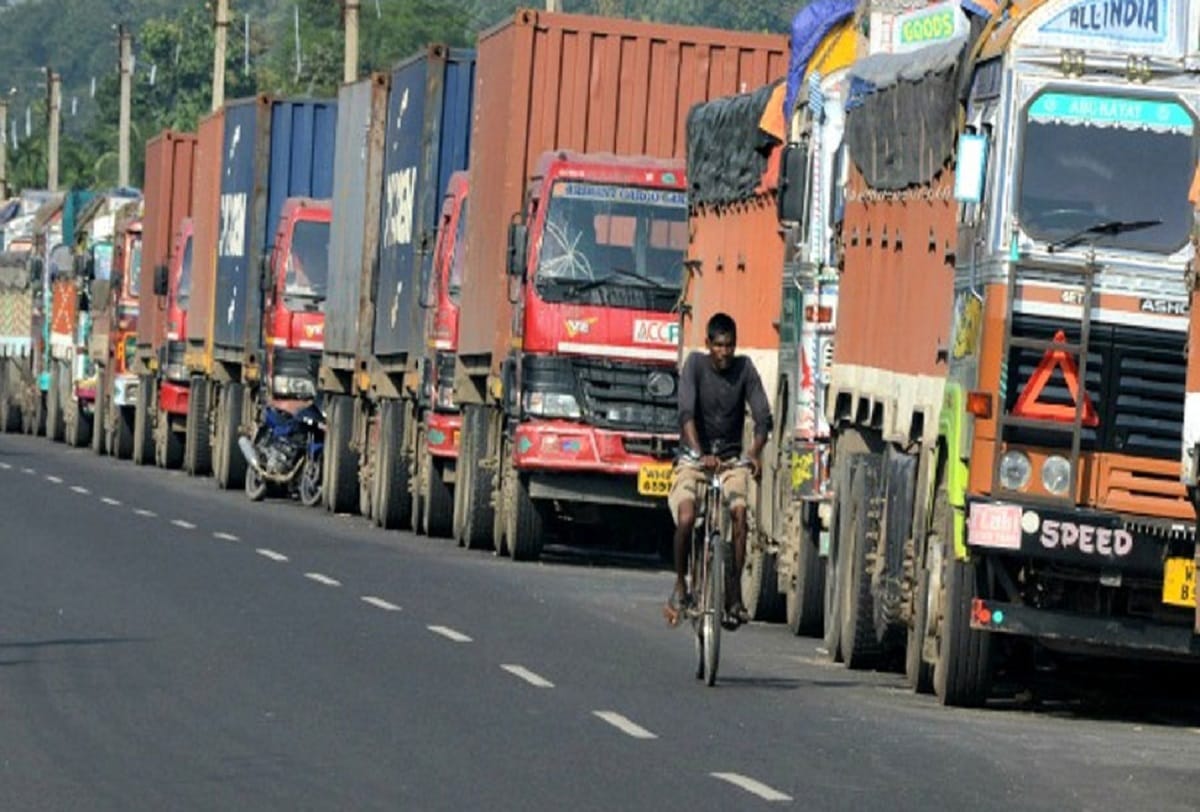 Budget 2018: E-Way bill system applied, sending goods above 50 thousand rupees now easy