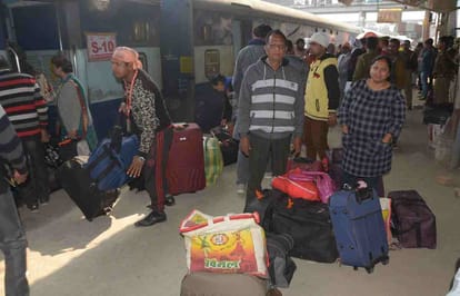 devotee going return from sain ravidas birth place