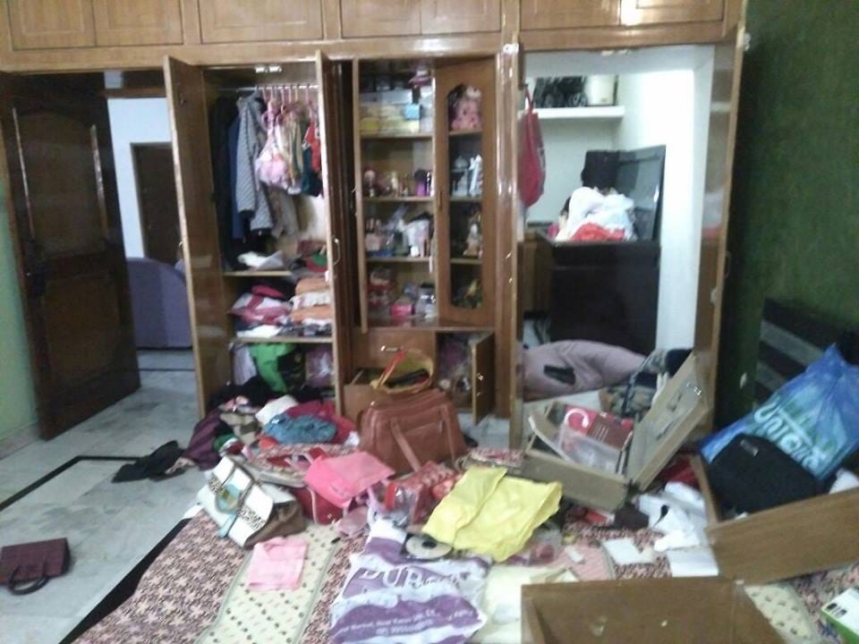 gold robbery in karnal house on gun point