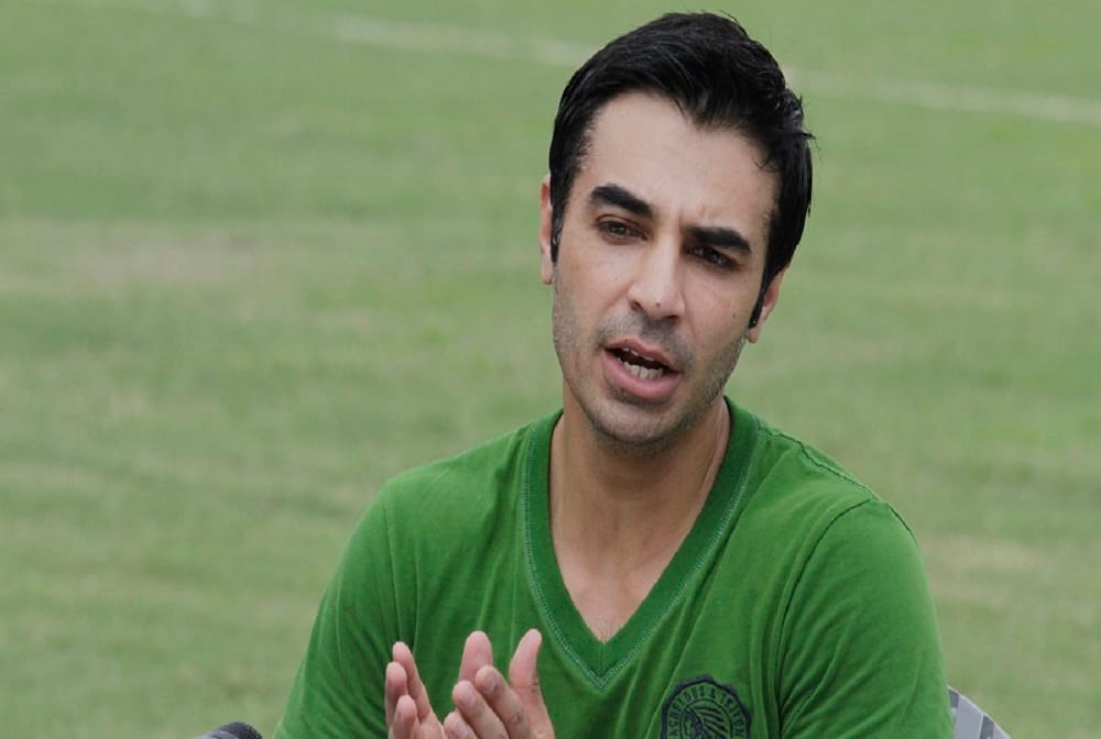 Umar Akmal Misbehaved With Pcb Staff During A Fitness Test Removed His Cloth Shouted on Trainer