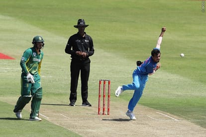 kuldeep yadav yuzvendra chahal and faf du plessis creates unique record in durban odi