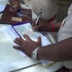 Girl Snatch Challan Book from Police Inspector and Torn it in haridwar