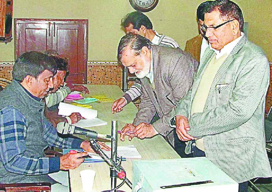 Kharak Singh Chauhan Becomes President Bar