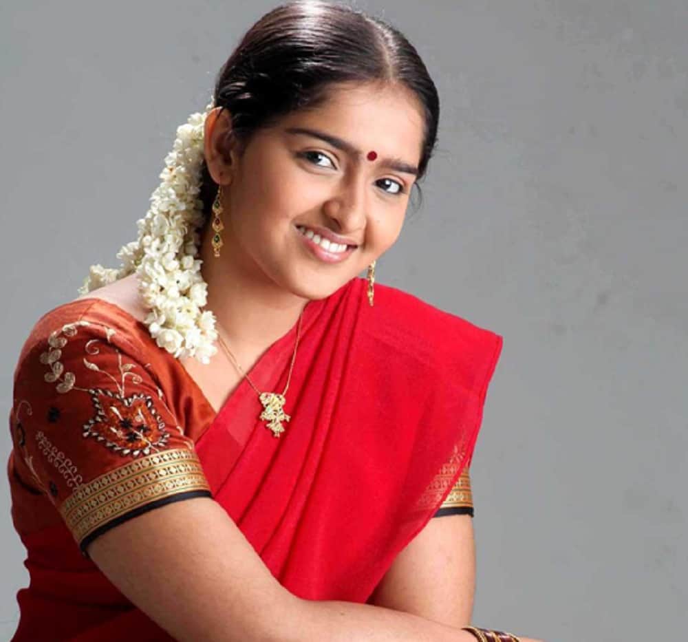 Malyalam actress Sanusha molested by a man while travelling in a train