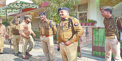 Suspect showed the gun to the soldier, the accused fled
