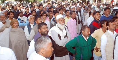 SP workers ruckus in Collectorate, controversy with SDM