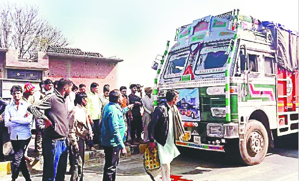 Girl dies in truck accident in jhinjhana