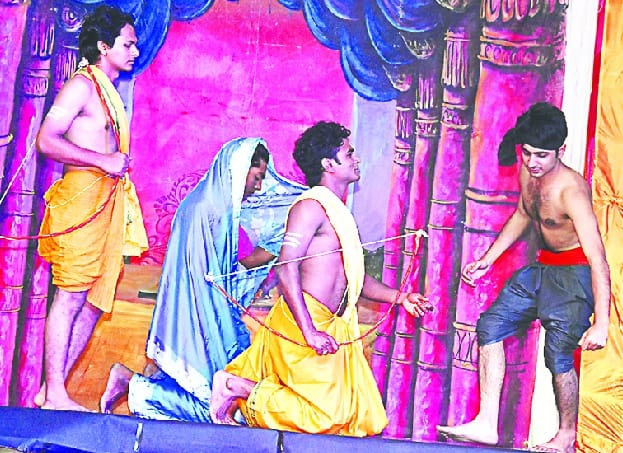 Changes in style shown by Tamasha-A.-Nautanki