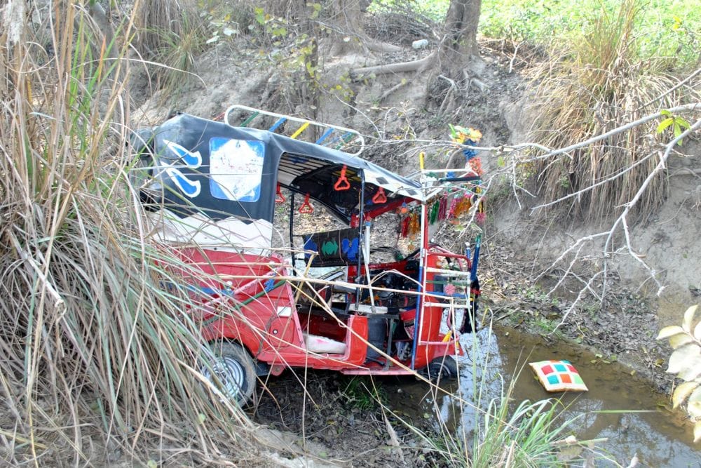 child killed in road accident in mathura