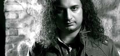 Anurag Dixit comes out with melodious music album Laakhon Aasman for Valentines Day lovers