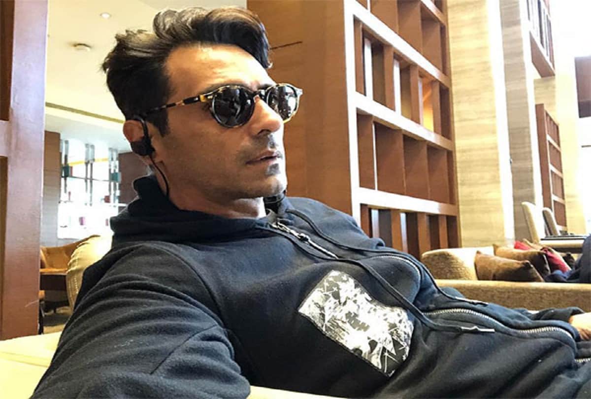 Arjun rampal shared his picture on instagram from the film paltan